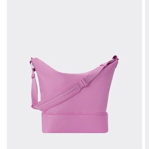 BEIS The crescent weekender in Berry NWT